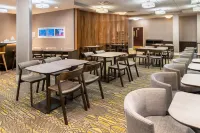 SpringHill Suites Portland Airport - breakfast