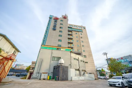 Yeongju Punggi Tourist Hotel Отели рядом с достопримечательностью «Сосу-совон»