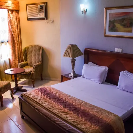 Dees Hotels, Apartments and Suites