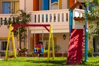 Artemis Apartments Отели в г. 
