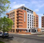 The Broadway Columbia - a DoubleTree by Hilton Hotel dekat Kimball Ballroom