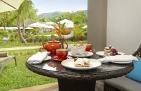 STORY Seychelles - breakfast