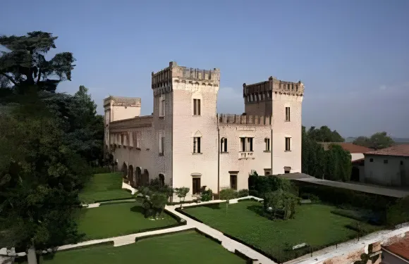 貝維拉卡雷萊斯城堡酒店