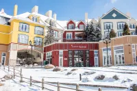 Holiday Inn Express & Suites Tremblant Hotels in Mont-Tremblant