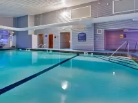 Holiday Inn Express MACKINAW CITY by IHG - Swimmingpools