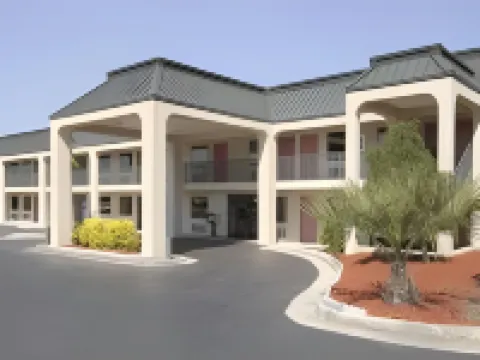 Super 8 by Wyndham Byron/South Macon Hoteles en Byron