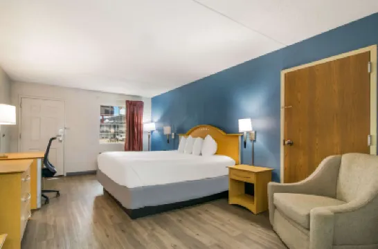 Econo Lodge Branson Theater District Hotels in 