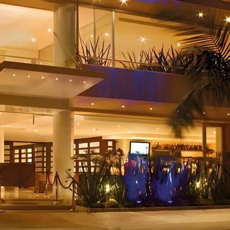 Blue Suites Hotel Отели рядом с достопримечательностью «Зона T»