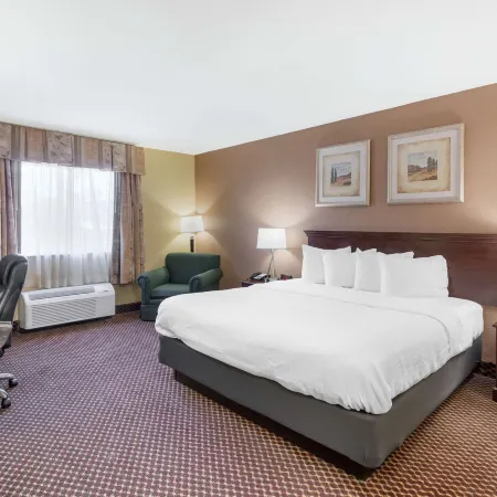 Quality Inn & Suites Bloomington University Area