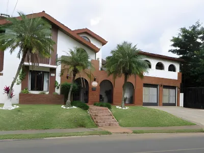 Cariari Bed & Breakfast Отели в г. 