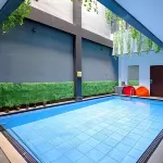 Premier Guest House jogja - Kolam Renang