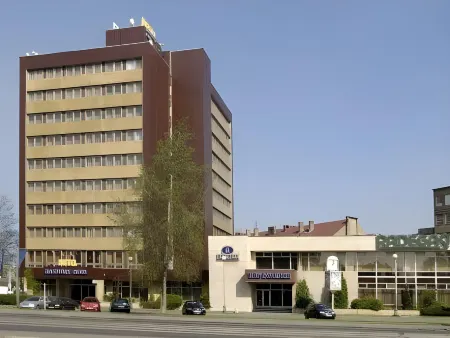 Harmony Club Hotel Отели в г. Острава