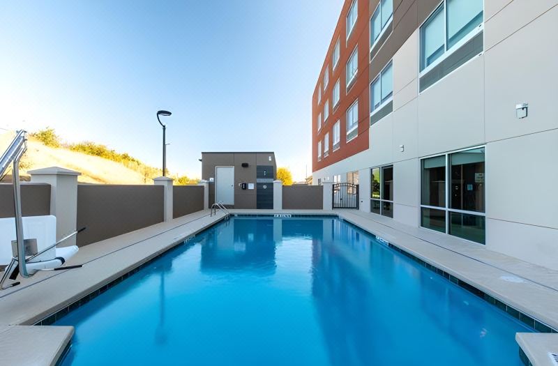 Holiday Inn Express & Suites Gainesville - Lake Lanier Area by IHG photo 2