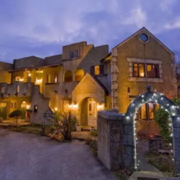 British Style Hotel Kaedean