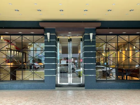 Guide Hotel - Kaohsiung Shinkuchan Отели рядом с достопримечательностью «National Kaohsiung Center for the Arts-Weiwuying»