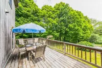 Bear Pass - Mountain View 4 Bedroom Home by RedAwning Hotels near Mount Equinox Skyline Drive