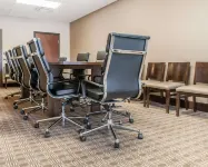 Comfort Suites Farmington - parking