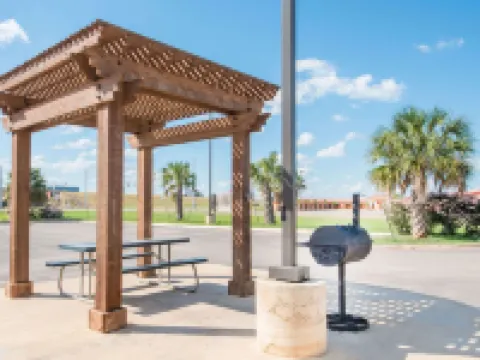 Super 8 by Wyndham Cotulla TX Hotels in Cotulla