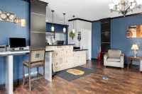 Super 8 by Wyndham Mansfield LA
