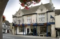 The Snooty Fox Hotel dekat Highgrove Gardens