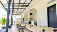 Modern Guest House by Calli Rooms Hotels in Kaliwates