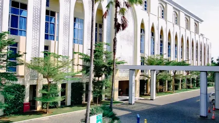 TravelHub Hotel Kualanamu Отели в г. Penara Kebun