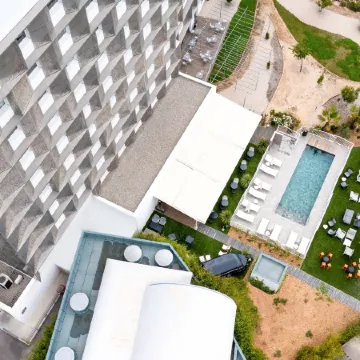 AC Hotel Marseille Prado Velodrome Отели рядом с достопримечательностью «Пристань для яхт Валон-дез-Оф»