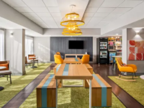 Spark by Hilton Stevensville Hotels in Berrien County