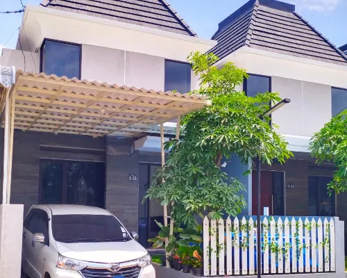 Family Villa Syariah C-33 with Minipool Hotels in Junrejo