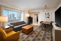 Embassy Suites by Hilton Atlanta Buckhead Hotels near UNTUCKit