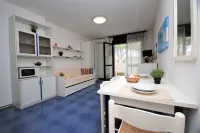 Stylish studio apartment in pool residence