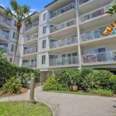 Ocean View-St Simons Says Relax at the Beach Club Rooms