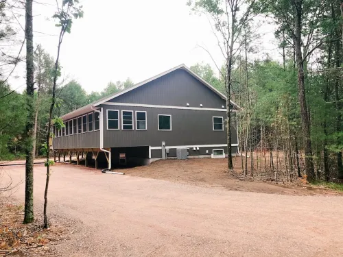 Eagle's Nest Guest House II - Less than 2 Miles to Sand Valley - 16 beds!