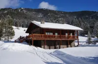 Lovely Log cabin in heart of Big Sky