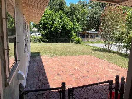 Coastal Comfort! Charming 3 bedroom, near beach and downtown Pensacola