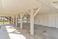 OIB Traditions-Home on the Canal/2King Beds/Dock!