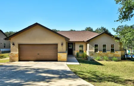 Canyon Lake Retreat - Two Home Estate Just 2.5mi From The Marina