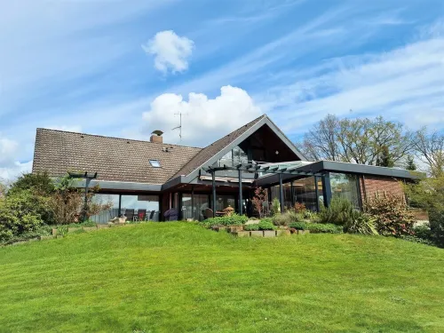 3 stars!!! DG apartment with a covered balcony in a quiet location! Hotels in Seevetal