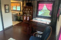 Charming Hideaway suite in the heart of the PA Grand Canyon with AC, WiFi