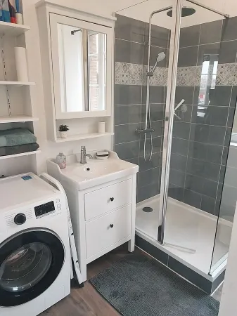 Elegant Studio, facing marina and harbour Отели в г. Фекан