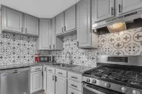 4 Mins Away from at&T Stadium; Texas Live; Uta; Six Flags; Epic Central