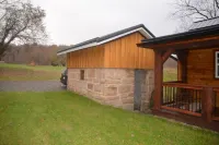 Cottage New River National Park 3 Minutes to the Bridge. Renovated & Hot Tub.