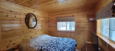 Cabin on Norway Lake, 2 bedroom/sleeps 6
