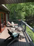 Spacious Mountain Home with Creek views. Walking distance Main Street Highlands. - 부티크