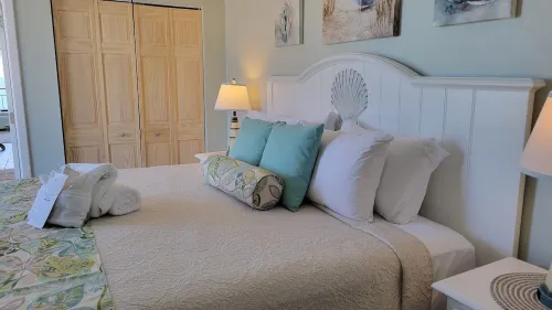 Romantic Oasis - Direct Oceanfront/End Unit/King/Lazy River/Pools/Jacuzzis