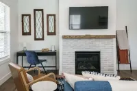 Legacy-Walk to Notre Dame. New 6 bedroom 5.5 bathrooms,  sleeps up to14.