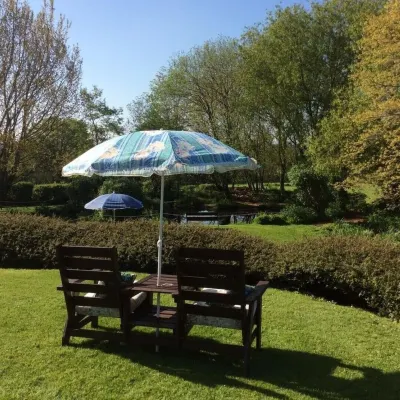Cottage Sleeps 4/6, 2 Bedrooms & sofs bed St Johns Church附近的飯店