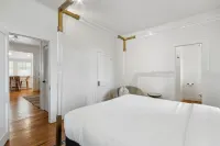 Stanton Apt D / Historic retreat 1 block to beach