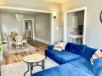 Lovely vintage Oak Park 3bd 1ba perfectly located Chicago loop & public transit