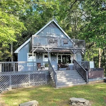 Sunset Point: mountain view hot tub + fire pit